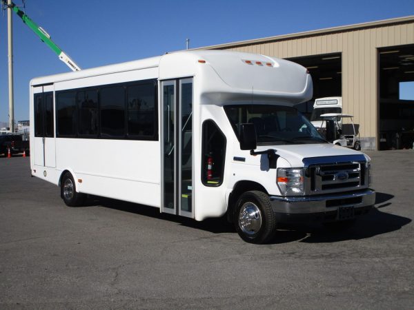 2014 Starcraft Allstar Lift Equipped Shuttle Bus S88895