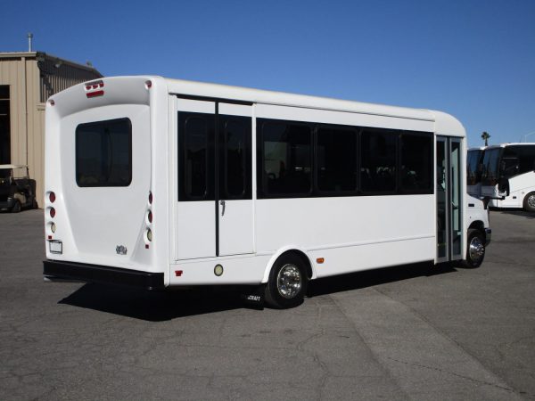2014 Starcraft Allstar Lift Equipped Shuttle Bus S88895 - Image 7