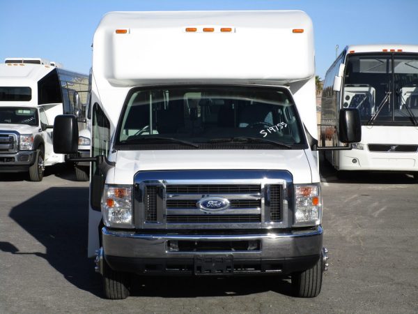 2015 ElDorado Advantage Lift Equipped Shuttle Bus S19755 - Image 2
