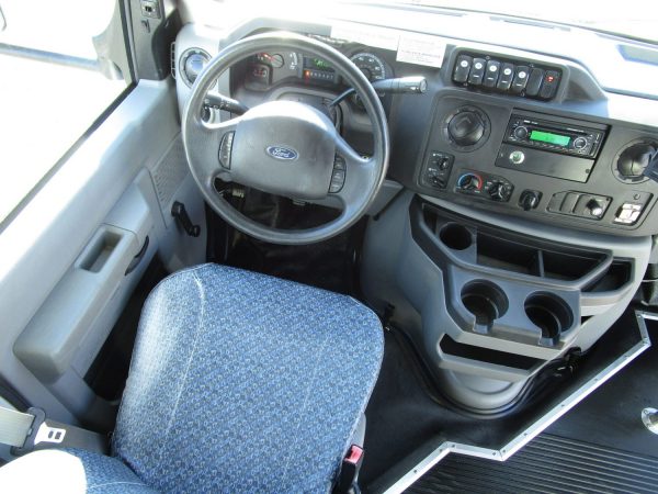 2015 ElDorado Advantage Lift Equipped Shuttle Bus S19755 - Image 11