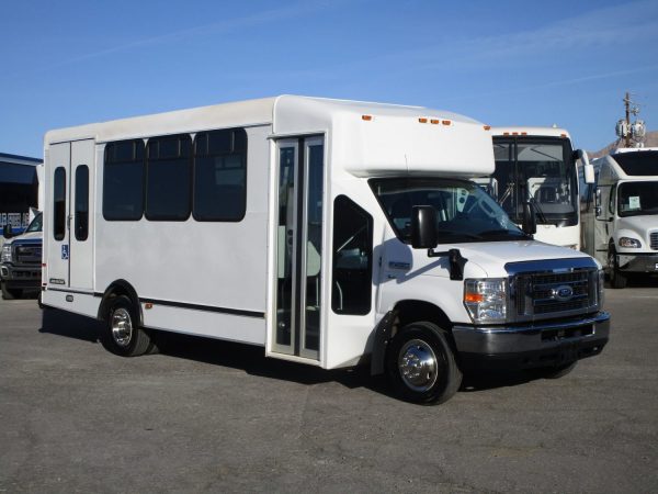 2015 ElDorado Advantage Lift Equipped Shuttle Bus S19755