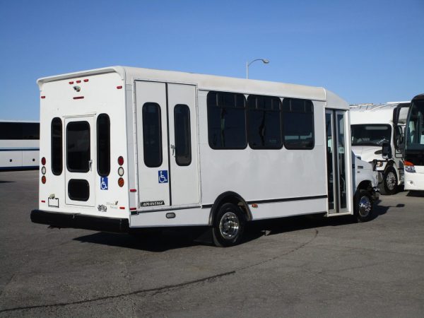 2015 ElDorado Advantage Lift Equipped Shuttle Bus S19755 - Image 7