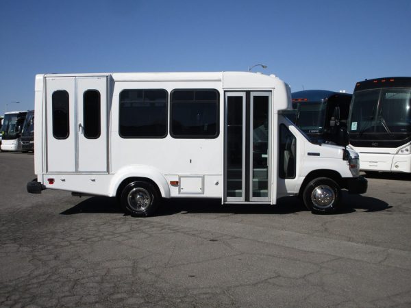 2012 Elkhart Coach ECII Lift Equipped Shuttle S29117 - Image 4