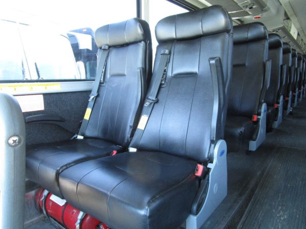 2016 MCI D4505 Lift Equipped Highway Coach C14034 - Image 8