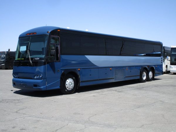 2016 MCI D4505 Lift Equipped Highway Coach C14034 - Image 3