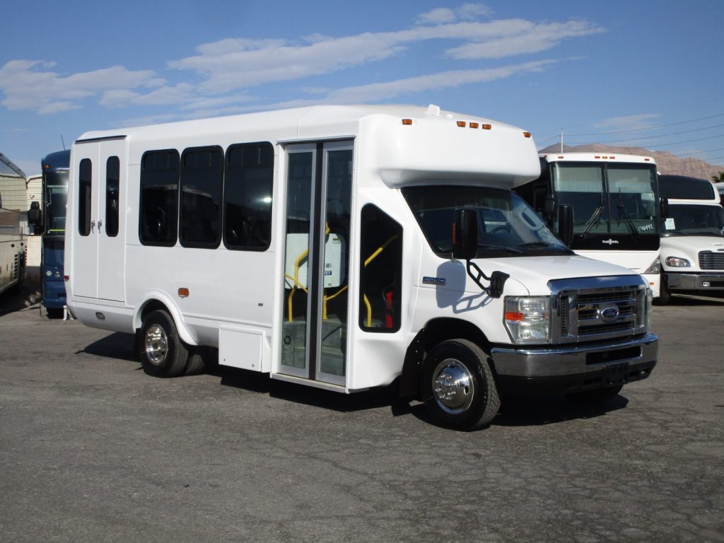 2016 ElDorado Aerotech Lift Equipped Shuttle Bus S15272 Las Vegas Bus