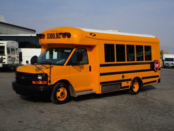 2015 Chevy Starcraft Quest School Bus B38032 - Image 3