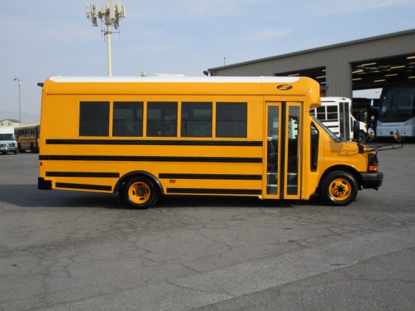 2015 Chevy Starcraft Quest School Bus B38032 - Image 4