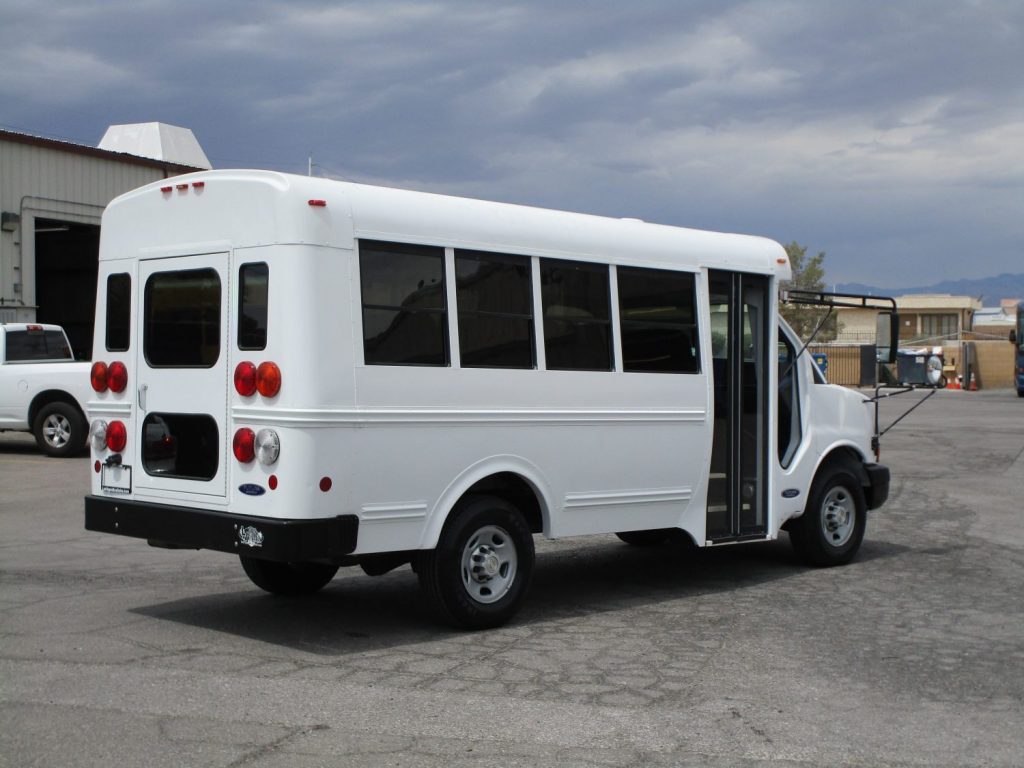 2006 Girardin Mini Bus MFSAB B52258 - Las Vegas Bus Sales