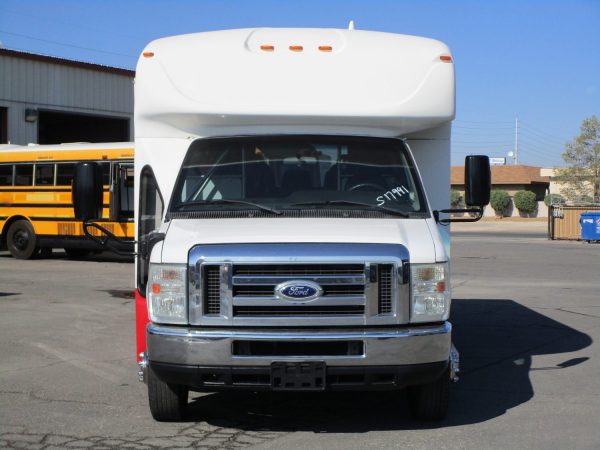 2014 Starcraft Allstar Lift Equipped Shuttle Bus S17991 - Image 2