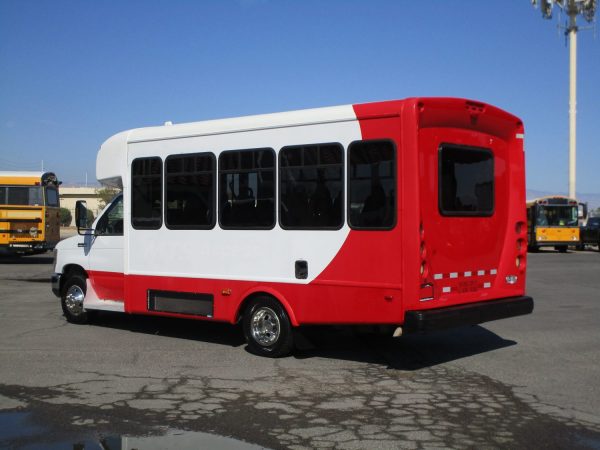 2014 Starcraft Allstar Lift Equipped Shuttle Bus S17991 - Image 5