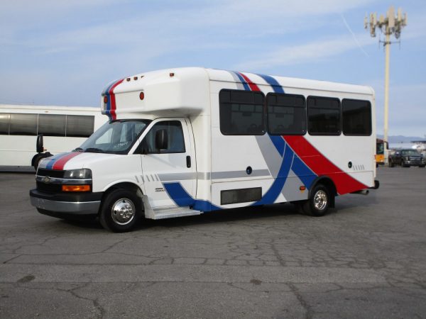 2011 Glaval Lift Equipped Shuttle S79604 - Image 3