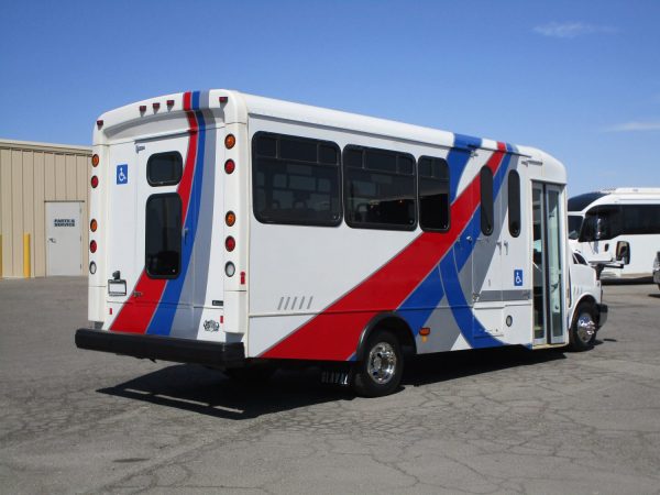 2011 Glaval Lift Equipped Shuttle S79604 - Image 7