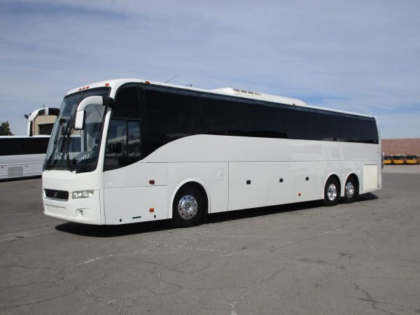 2014 Volvo 9700 Luxury Highway Coach C64937 - Image 3