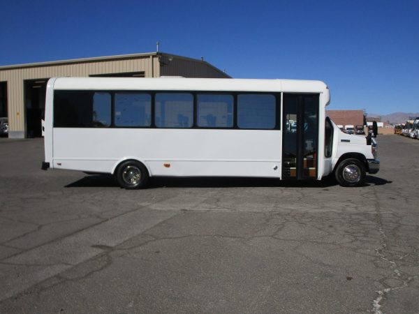 2016 Starcraft Allstar Shuttle Bus S19865 - Image 4