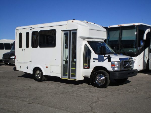 2015 Glaval Lift Equipped Shuttle S34954