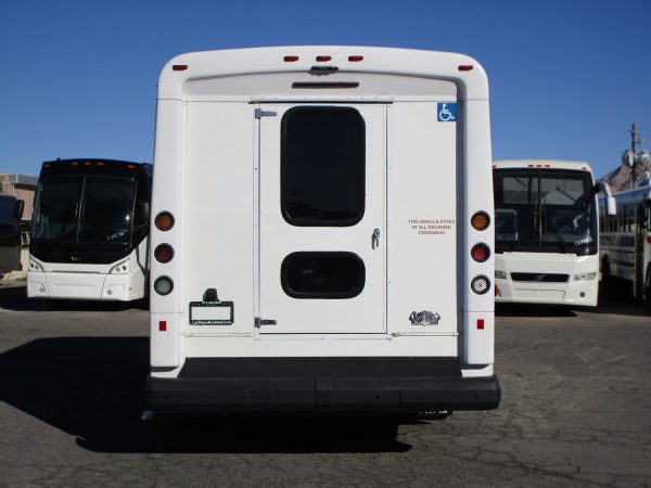 2015 Glaval Lift Equipped Shuttle S34954 - Image 6