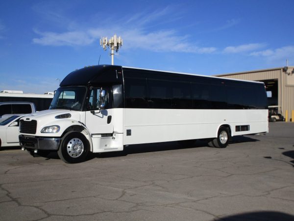2017 Ameritrans 425 M2 Vista Luxury Shuttle Bus SX0541 - Image 3