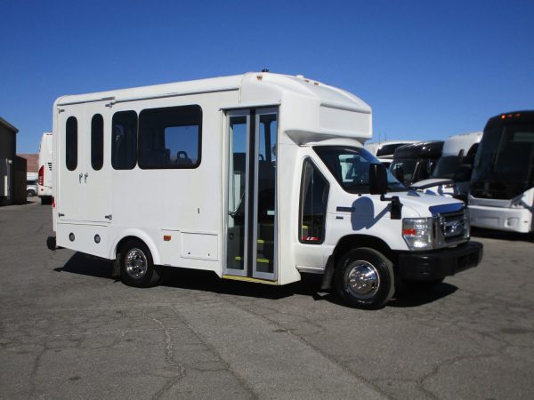 2015 Glaval Lift Equipped Shuttle S34951