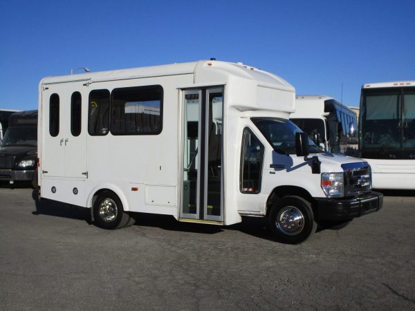 2015 Glaval Lift Equipped Shuttle S34949