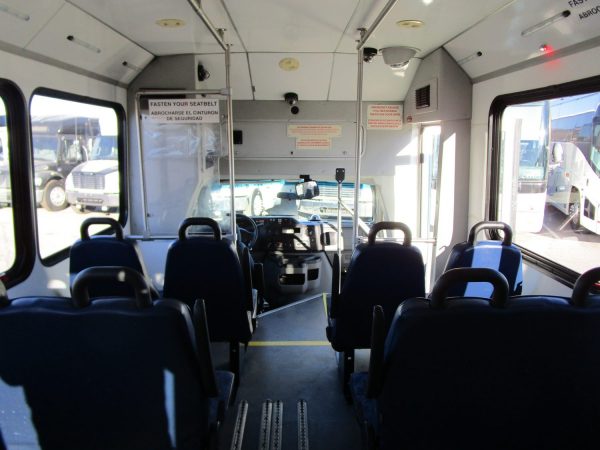 2015 Glaval Lift Equipped Shuttle S34949 - Image 10