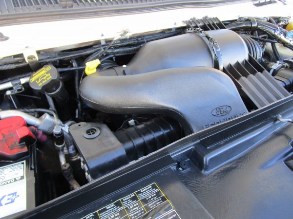 2015 Glaval Lift Equipped Shuttle S34949 - Image 12