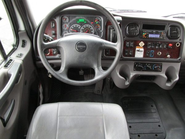 2016 Ameritrans Shuttle Bus SC3270 - Image 11