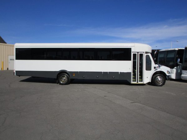 2016 Glaval Bus Legacy Shuttle Bus SL6401 - Image 4