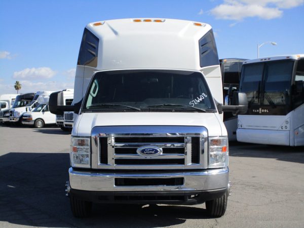 2016 Ameritrans 285 Executive Shuttle S26608 - Image 2