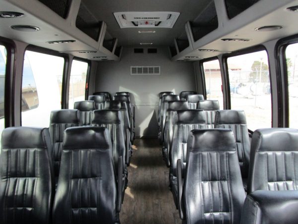 2016 Ameritrans 285 Executive Shuttle S26608 - Image 9