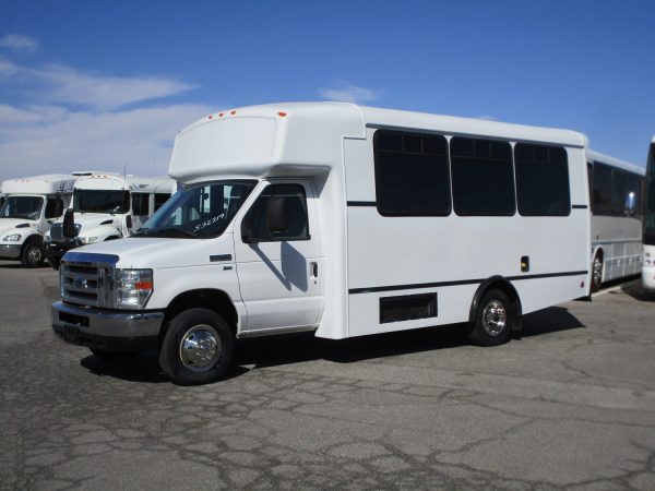 2013 Champion Lift Equipped Bus S32719 - Image 3