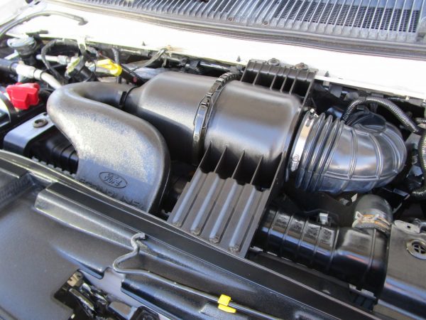 2013 Champion Lift Equipped Bus S32719 - Image 12