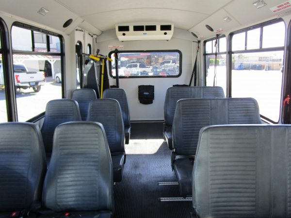 2013 Champion Lift Equipped Bus S32719 - Image 9