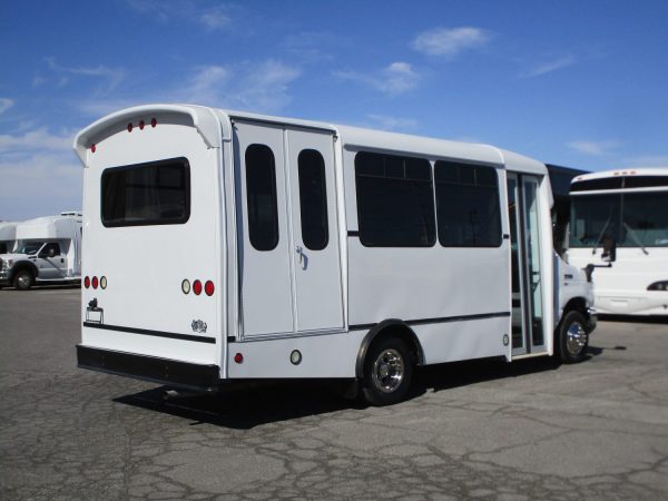2013 Champion Lift Equipped Bus S32719 - Image 7