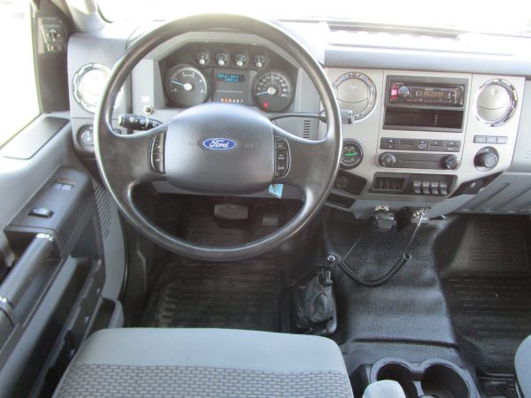 2015 Starcraft XLT Shuttle Bus S99018 - Image 11