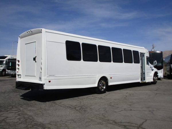 2015 Starcraft XLT Shuttle Bus S99018 - Image 7