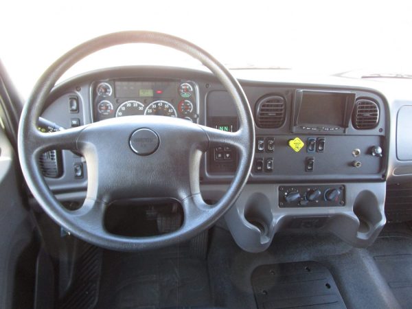 2015 Federal Luxury Shuttle SR1886 - Image 11