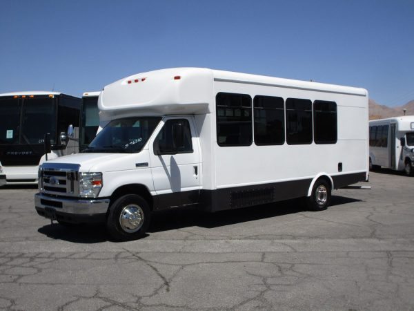 2012 Starcraft Allstar Lift Equipped Shuttle Bus S96210 - Image 3
