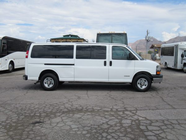 2004 Chevrolet Express 3500 LS Extended Van S96287 - Image 4
