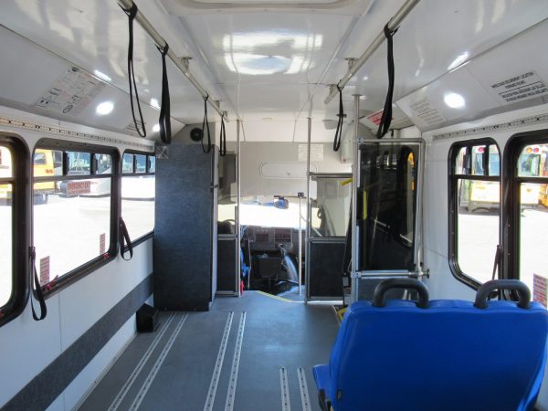 2015 Glaval Lift Equipped Shuttle S14543 - Image 9