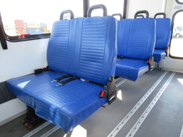 2015 Glaval Lift Equipped Shuttle S14543 - Image 8