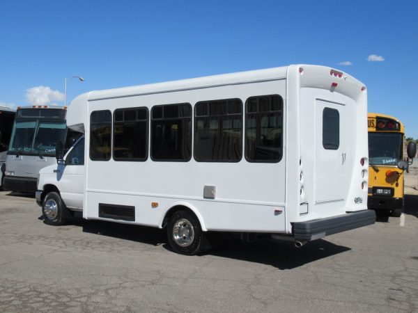 2016 Starcraft Allstar Lift Equipped Shuttle Bus S05415 - Image 5