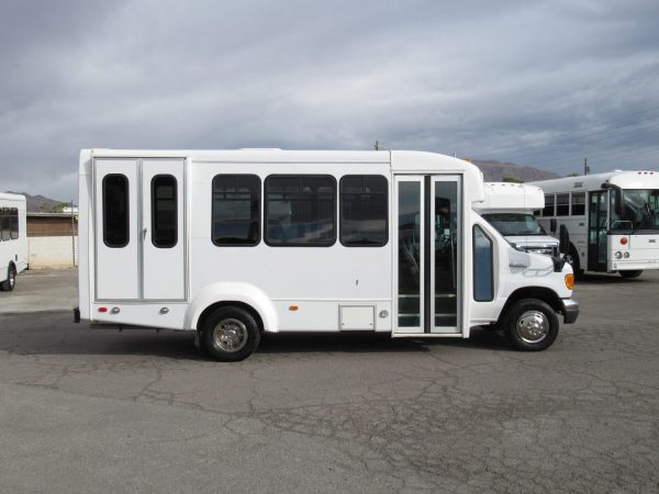 2007 Elkhart Coach ECII Lift Equipped Shuttle S36712 - Image 4