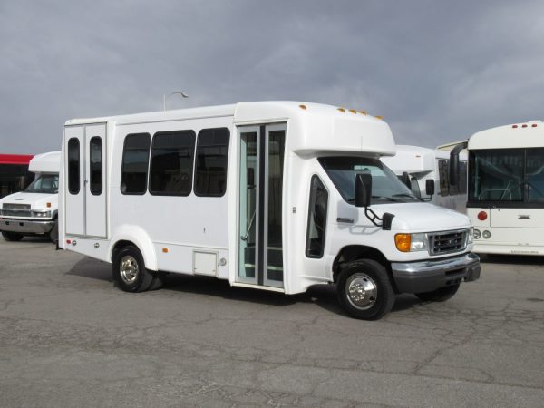 2007 Elkhart Coach ECII Lift Equipped Shuttle S36712