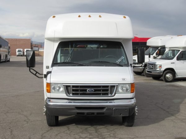 2007 Elkhart Coach ECII Lift Equipped Shuttle S36712 - Image 2