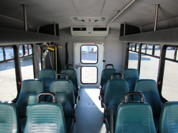 2008 Starcraft Allstar Lift Equipped Shuttle Bus S57219 - Image 9
