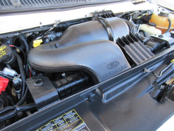 2010 Goshen Lift Equipped Shuttle Bus S69991 - Image 11