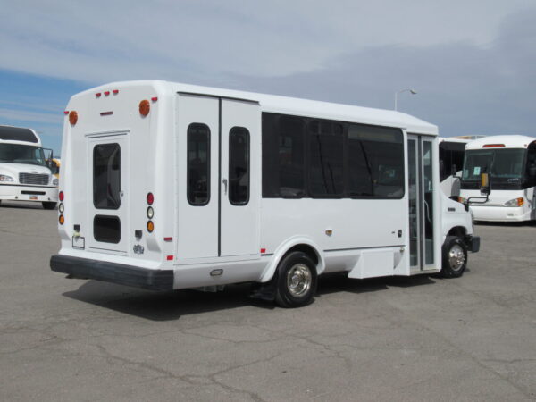 2012 ElDorado Aerotech Lift Equipped Shuttle Bus S66379 - Image 7