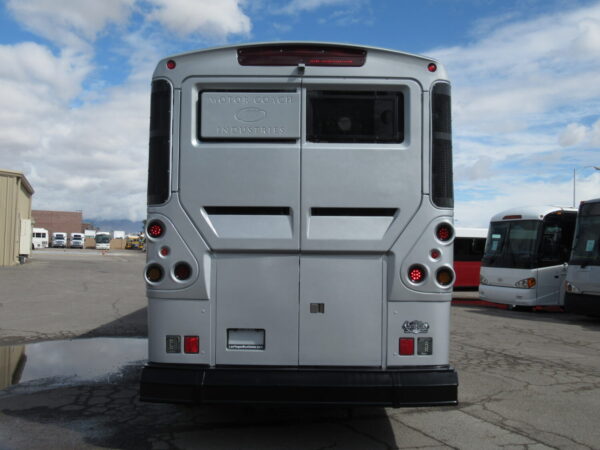 2009 MCI D4500 Lift Equipped Commuter Coach C58833 - Image 6
