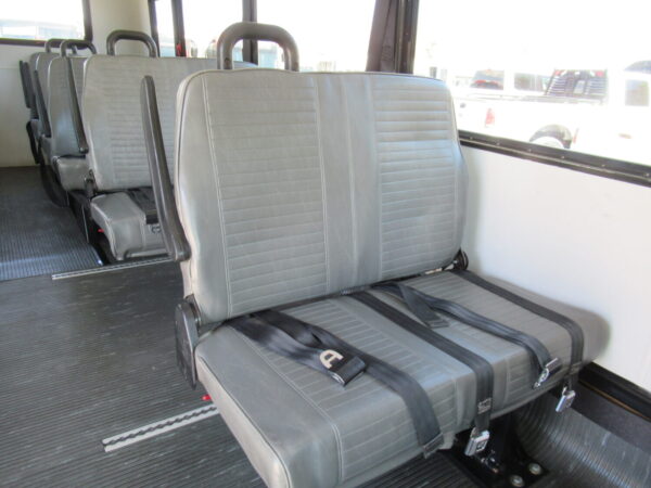 2010 Glaval Lift Equipped Shuttle S79014 - Image 8